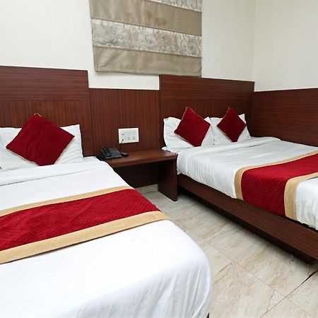 Hotel Toto International Dx Нью-Делі Екстер'єр фото