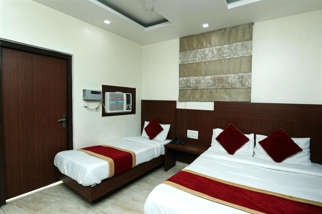 Hotel Toto International Dx Нью-Делі Екстер'єр фото