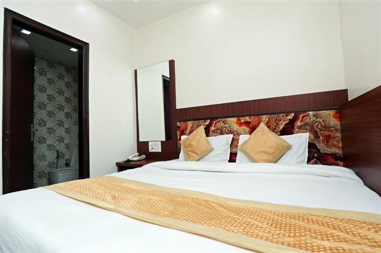 Hotel Toto International Dx Нью-Делі Екстер'єр фото