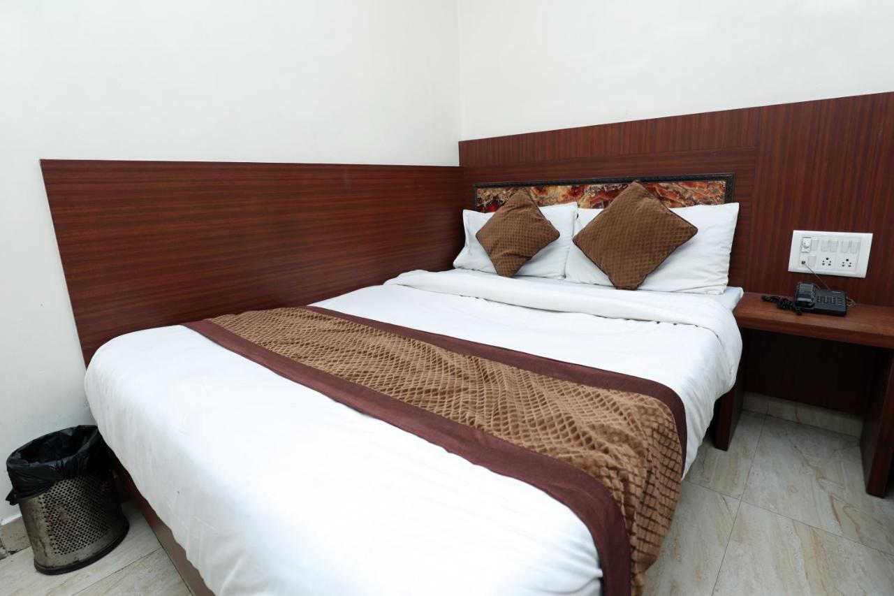 Hotel Toto International Dx Нью-Делі Екстер'єр фото