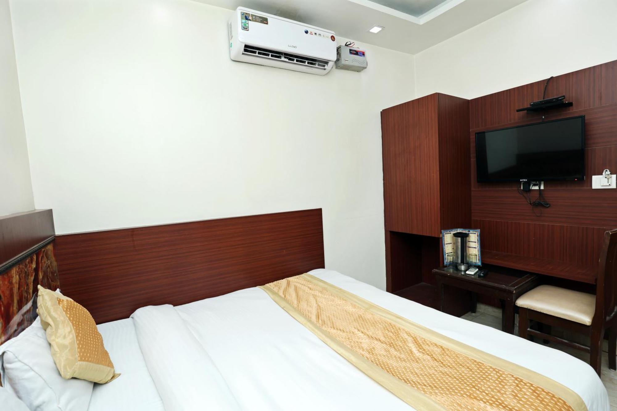 Hotel Toto International Dx Нью-Делі Екстер'єр фото